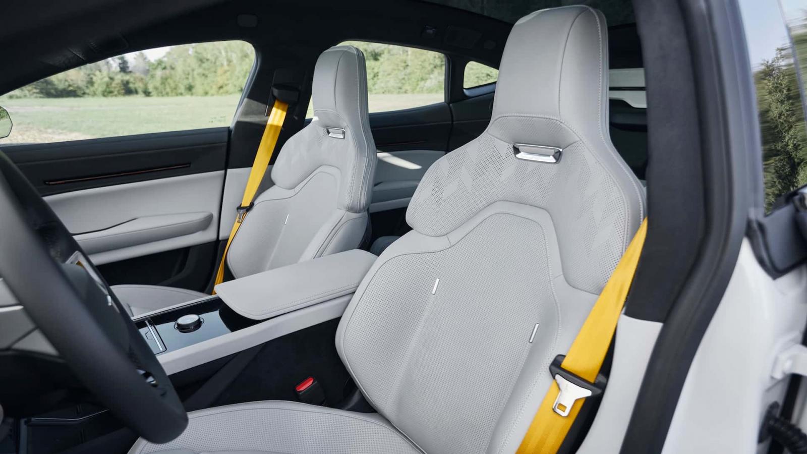 Πρεμιέρα για το Polestar 5 με έως 884 άλογα και 670 χλμ. αυτονομία